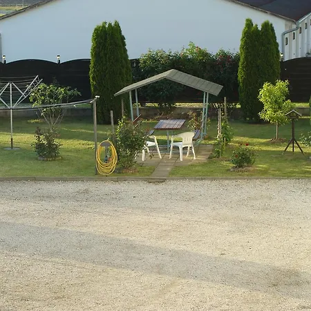 Hugi Panzio Guest house